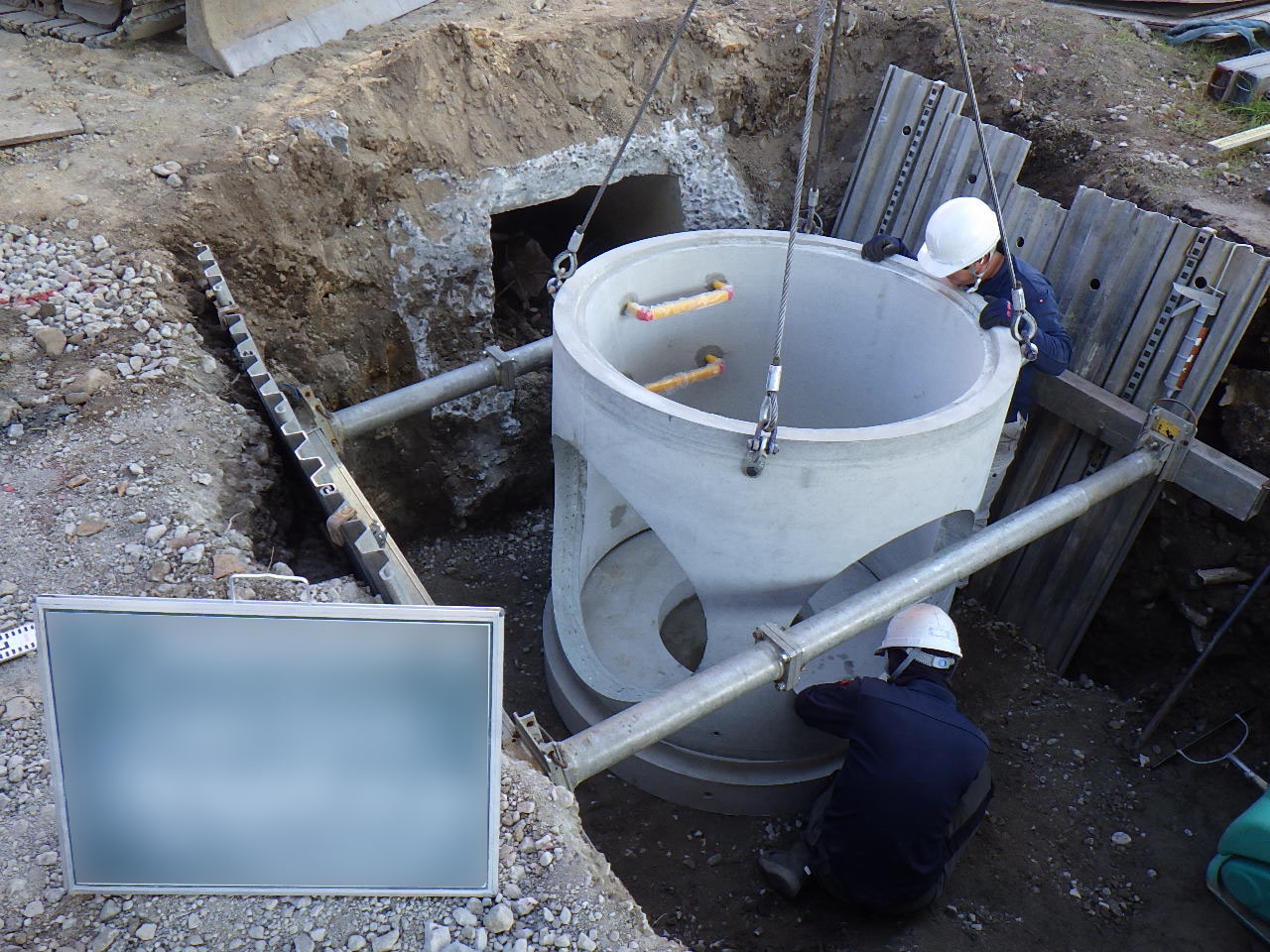 雨水管布設工事　施工状況１